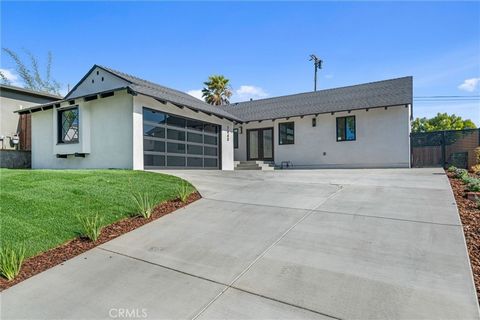 Wow ! beautiful new remodeled home in the neighborhood of Westchester. Freshly painted inside and out. This home features a High vaulted ceilings, a 500 square feet master, a rooftop deck and many more upgrades to list. Abundant windows provide natur...