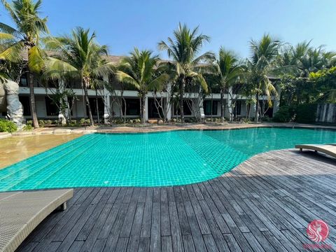 Luxury Lanna Resort Style for Sale. Zone A | Price 47 million bahtLuxury Lanna Style Resort for Sale. Zone B | Price 47 million baht Property Details: - There are 2 houses and 3 buildings. - The first house has 1 floor, 4 bedrooms, 4 bathrooms, livin...