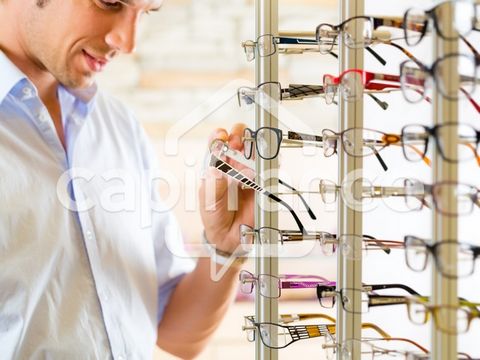 Dpt Var (83), à vendre proche de TOULON Optique