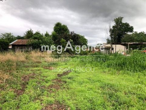 LES MATHES, TERRAIN A BATIR 390m² viabilisé