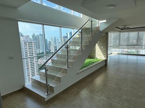 For Direct Customers. Beautiful penthouse, impeccable, recently remodeled, with roller curtains, air conditioners and complete appliances. Spacious living room, with panoramic view of the city and the sea, floor to ceiling windows, completely remodel...