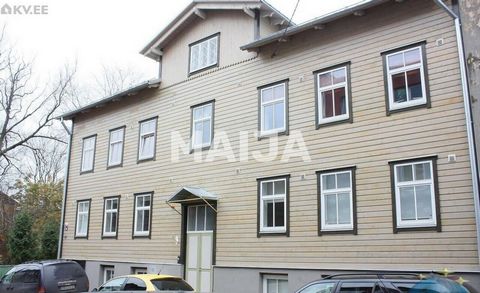 Möblerad och renoverad etagelägenhet till salu i Kalamaja! En elegant lägenhet med en utmärkt planlösning över två plan. Byggnaden totalrenoverades 2005 och lägenheten är i mycket gott skick.1: a våningen: Kök och vardagsrum i öppen planlösning fyllt...