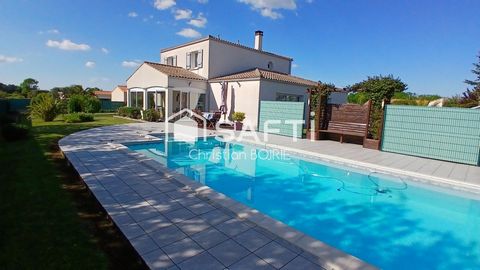 MESCHERS SUR GIRONDE 17132. Magnifique villa de 185 m² habitable sur un terrain paysagé de 1300m² clos avec piscine.