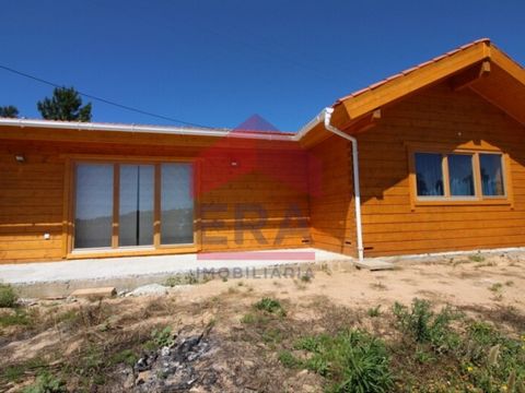 Moradia de madeira T2 localizada em Cadaval. Composta por cozinha e sala em open space, 2 quartos, ambos com roupeiros embutidos, 2 casas de banho com base de duche. Inserida numa área de terreno de 4501 m2. Construída com materiais de alta qualidade...
