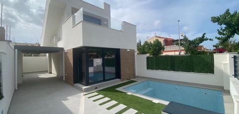 Newly Built Villas with Private Pool in Los Alcázares, Costa Cálida Exclusive Modern Villas Just 700 Metres from the Sea Discover this exclusive residential development of 9 new build villas in Los Alcázares, one of the most sought-after locations on...