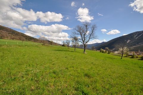 Dpt Alpes de Haute Provence (04), à vendre proche Annot Magnifique terrain de 3700 m², belle vue sur les montagnes