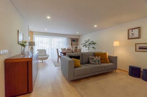 Identificação do imóvel: ZMPT576441 Apresentamos este magnífico apartamento T3, localizado numa das zonas mais prestigiadas e procuradas da Maia. Inserido num edifício moderno de 2021, este imóvel destaca-se pela sua arquitetura contemporânea, excele...