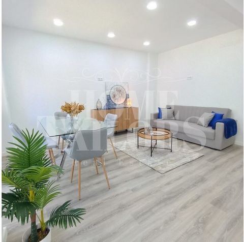Apartamento de 4 habitaciones en proceso de reforma total, en Estrada de Benfica. Consta de un salón diáfano con la cocina, lo que lo hace acogedor, luminoso y funcional. Equipada con todos los electrodomésticos incorporados en muebles lacados en bla...