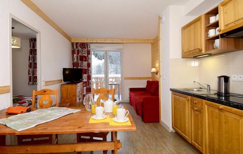 The residence Les Bergers is situated in St Sorlin d'Arves charming ski resort of the Alpes situated at the foot of the Collar of The Croix de fer. This residence is situated in the heart of the resort and is nearby of all the shops. The ski lifts an...