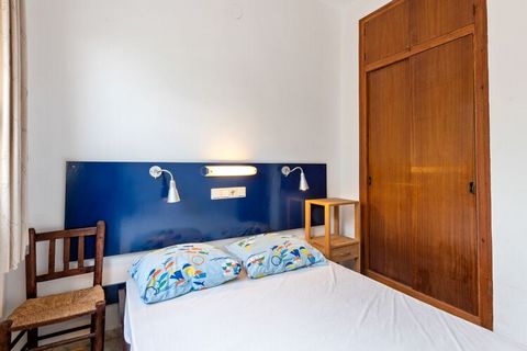 Why stay here Offering serene sea views, this is a pet-friendly holiday home in Vinaròs. Excellent for a refreshing holiday of a large family or group, it comes with a private swimming pool. A pool house and a barbecue are provided for some evening f...