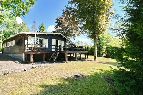 Beautiful and cozy wooden chalet with a beautiful large enclosed garden (3,000M2) a few kilometers from Durbuy Chalet Bironix is ​​a beautiful and cozy wooden chalet that reflects the authentic charm of the Ardennes with a beautiful large enclosed ga...