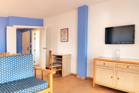 For a wonderful stay near the sea, this is the perfect place in Tenerife. The apartment has a great location and can comfortably accommodate friends or couples. There is a well-furnished garden where you can relax under the sun. Spend your days lazin...
