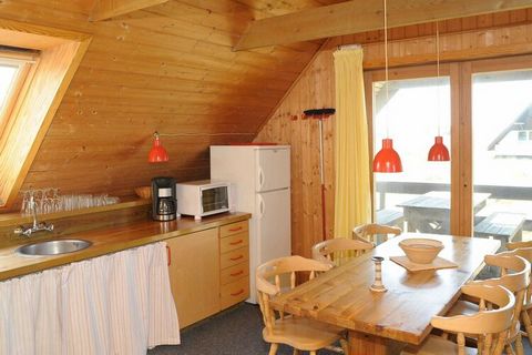 Casa de vacaciones ubicada en una parcela de dunas cerca de áreas protegidas y playa en Holmsland Klitby. Haga un viaje a Hvide Sande y baje hasta el puerto, que ofrece muchos placeres. No se alquila a grupos de jóvenes.