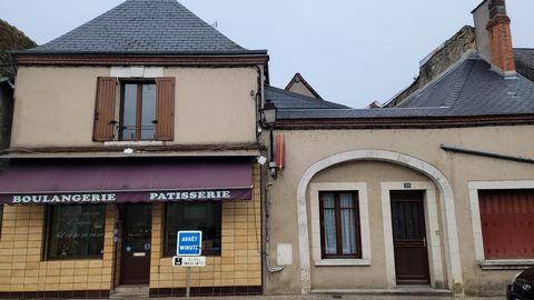 Special investor, bakery located in Vatan on a busy axis. Good rental profitability. Possibility to redo an apartment upstairs. For more information or to visit do not hesitate to contact your real estate advisor Sébastien PONROY. - Advertisement wri...