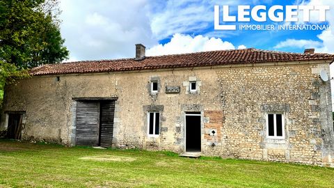 A23018SHH16 - When completed, this house could offer spacious accommodation to suit your requirements. It is set in a small hamlet on a plot of land of 1853m² surrounded by beautiful countryside. Information about risks to which this property is expo...