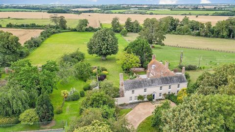 This superb Grade II Listed rural retreat began life in the 1600s when it was an original Kent Hall House but was added to in the 18th and 19th centuries, so includes plenty of period features that give it such a special character. The property is lo...