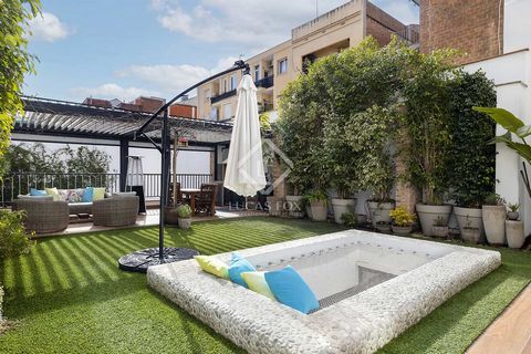 Lucas Fox presents this designer ground floor duplex apartment for rent from 11 to 18 months in the heart of the emblematic Gràcia neighbourhood , a few minutes from Ronda de Dalt, between Lesseps and Alfons X. It has an area of 260 m², with two spec...
