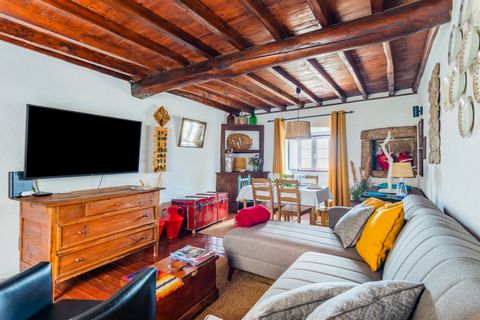 Casa das 10 Janelas is a rustic three-bedroom house, equipped with air conditioner and fireplace and located in the most Portuguese village in Portugal, where the Game of Thrones prequel was partially filmed. The House itself is a centuries-old exper...