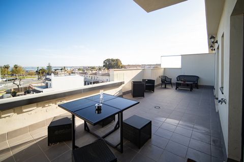 Incredible Duplex Penthouse located behind BajoGuia, in an urbanization with swimming pool, playground, etc. On the entrance floor, we have a fully equipped kitchen, a large furnished terrace with a solarium, a living room and a toilet. The rooms are...