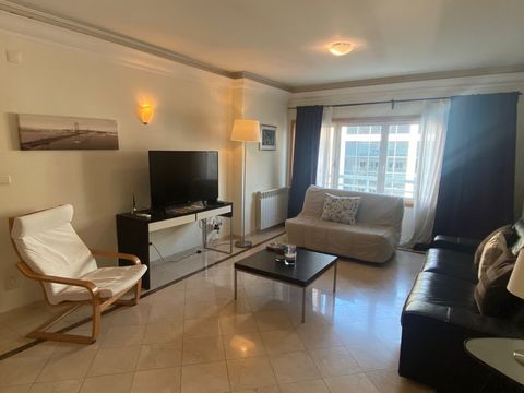 Luxury apartment, fully equipped, centre of Lisbon, transports Apartment with 2 bedroom with 2 bathrooms, one of which is a suite. It has a full-equipped kitchen including washing machine and dishwasher. Living room with marble floor. Each bedroom ha...