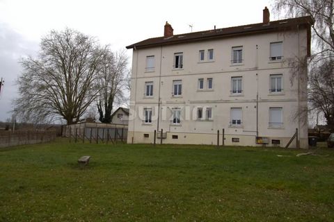Ref 67991GM: In a peaceful area of Paray-le-Monial, discover this real estate complex comprising 6 type 3 apartments and 1 type 5 apartment. surrounded by spacious and well-maintained green spaces. Complete with 8 garages at the foot of the building,...