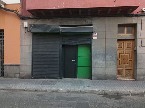 INVESTMENT OPPORTUNITYâ€¦! These are 2 premises (cadastral and registry independent) contiguous and connected to each other, located at the foot of LujÃ¡n PÃ©rez de la Isleta street with independent accesses whose combined surface area is 123m2 (they...