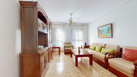 Spacious and bright 2-bedroom apartment located in the Vecindario - Los Llanos area, close to the Municipal Stadium and Sports Complex, with all services at hand (shops, supermarkets, buses, pharmacy, etc... ) The apartment has a pleasant and comfort...