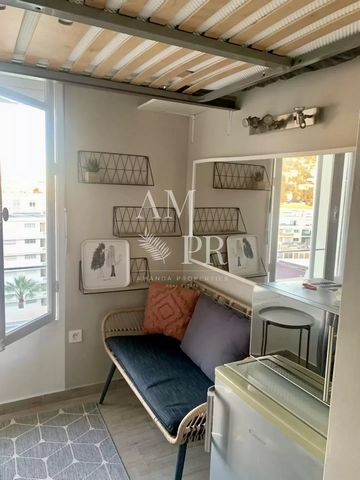 Discover a rare investment opportunity in the heart of the French Riviera, at the prestigious Miramar. This one-bedroom service room, located on the 5th floor, not only offers a luxury living environment, but also an exceptional rental return. Proper...