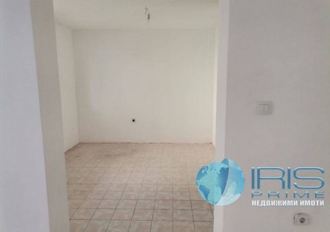 We offer for sale a two-bedroom brick apartment NA, with an area of 150 sq.m. situated on the 1st floor of 4, next to the pedestrian zone, Center area. Distribution: entrance hall dining room with living room has access to yard, two bedrooms, two bat...