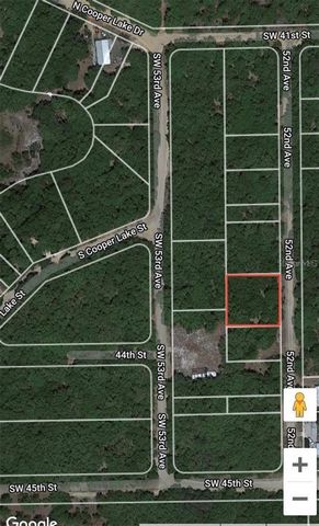 Discover the epitome of spacious living with this oversized vacant lot sprawled across 0.34 acres (14,810 sq ft) in the thriving locale of Cooper Lake Hills, Interlachen, Florida. Positioned in a future up-and-coming area, this parcel of land present...