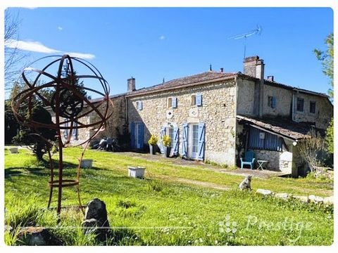 33790 MASSUGAS - STONE HOUSE AND GITES COMPLEX - 375 M2 - ENCLOSED LAND OF 4000 M2 - SWIMMING POOL OVERLOOKING THE VINEYARDS Want to visit it right away? Contact us to receive the link for the virtual tour! effiCity, the online real estate agency, of...