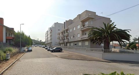 3 bedroom apartment with an area of 110 square meters, located in the parish of Arcozelo, Vila Nova de Gaia, district of Porto. Located in a quiet residential area, the property is close to the main points of commerce, services, beaches, schools and ...