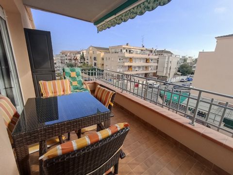 Sale of house located in Cunit, Diagonal area, just 4 minutes walk from the beach. And a 13-minute walk from the train station. Apartment located on the second floor without elevator, completely exterior, with a parking space and storage room on the ...