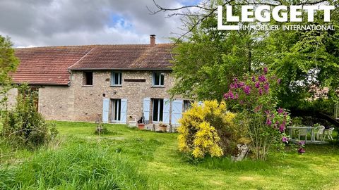 A27818JET23 - Located on a quiet no-through lane in a small Creusois hamlet, this traditional stone house is less than 10 minutes from the pretty and well-serviced town of Ahun. It is also within easy reach of the main town in the area, Guéret. Limog...