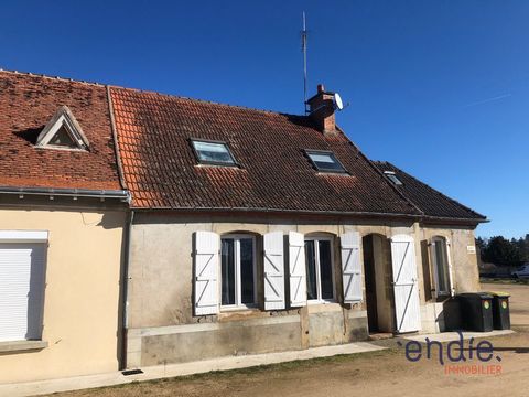 Cosne d'Allier ideal first purchase or rental investment close to shops, house composed on the ground floor of living room kitchen, 2 bedrooms, shower room and toilet upstairs office, 1 bedroom and attic. Enclosed courtyard to enjoy the sun. DPE E GE...