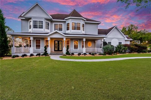 Welcome to this incredible custom built luxury home in the highly sought after neighborhood of Stonelake Ranch. This beautiful home sits on just under 3.5 private acres with 2 fenced in corrals. Just past the inviting front traditional Victorian porc...