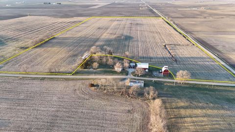 Rara oportunidad para que tanto los agricultores como los inversionistas agreguen esta propiedad de 109.9 +/- acres del condado de Whiteside a su cartera. Compuesta por dos tramos separados, esta propiedad tiene un fantástico acceso por carretera dur...