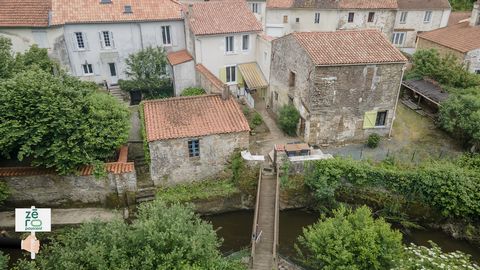 Come and discover this charming house of 145m2 in an exceptional setting in Mareuil sur Lay, only 10 minutes from Luçon, find all the amenities (supermarket, bakeries, hairdressers, butcher, florist...). This recently renovated house allows you to en...