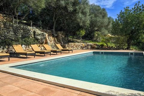 The finca with private pool is wonderfully situated in the middle of a Mallorcan winery on the outskirts of Santa Maria. The town of Santa María is located in the north of the capital, Palma de Mallorca, and is a starting point, ideal for all directi...