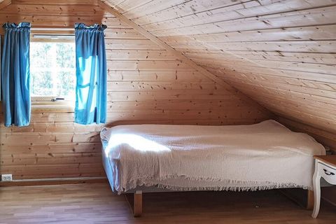 Doppelhaus im Dorf Tranøy an der Nordküste von Hamarøya, bekannt für ihre wunderschöne Landschaft, die zu Wanderungen sowohl entlang der Küste mit idyllischen Sandstränden als auch im Landesinneren der Insel einlädt. Zudem Mitternachtssonne im Sommer...