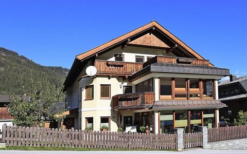 Vacances d'été à Krimml : Vous vivez au centre du village, les logements convainquent par un aménagement confortable et un emplacement idéal. Profitez de la vue sur les montagnes environnantes et de l'air frais de la montagne depuis votre balcon ou v...