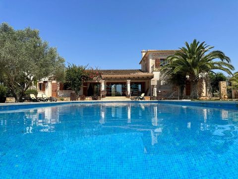 Located in Balears (Illes). The villa is offered for sale as sole ownership at a purchase price of EUR 2,100,000 or in the form of co-ownership together with other co-owners. Details can also be found under the reference 