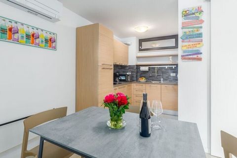 2-3 persons, directly in the Porec center, beach 300m, Wi-Fi, air conditioning, garage, elevator