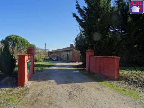 T5 WITH GARAGE IN LAURAGAISE FARM WITH COMMON GARDEN. FOR RENT, and available from September 2, 2024. Just 7 km from Montgiscard and its motorway access, in the small village of Montesquieu-Lauragais, quiet, in a large divided Lauragais farm, come an...