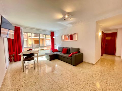 Located in the heart of Palma, this charming apartment offers an incomparable urban living experience. With two bedrooms, this home is ideal for both couples and small families looking to enjoy life in the city centre. Traditional details, such as ti...