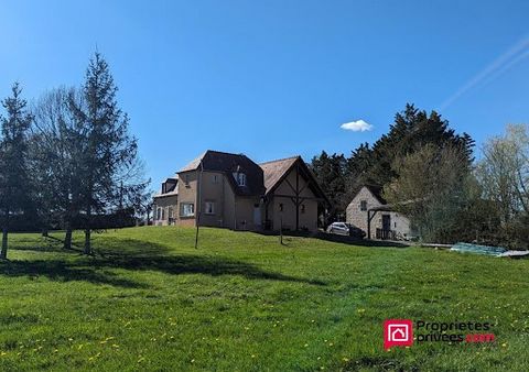 A proximité immédiate de Bourbon l'Archambault, en pleine campagne, Caroline CIVREIS vous propose de découvrir une propriété comprenant une habitation principale de 153m2 habitables environ (220M2 au sol + garage de 40m2), une maison d'hôtes de 145m2...