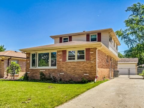 This sun-filled, oversized 4-bedroom, 3.5-bath, mostly brick 2-story home boasts a fenced-in yard and is just a short walk to Park View Elementary School (District 70). Showcasing hardwood floors throughout, the main level features dedicated living, ...