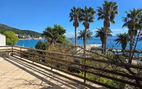 An exceptional tourist facility located by the sea in Zaostrog on the Makarska Riviera, 1st row to the sea! Situated on a spacious land plot of 1017m², this remarkable tourist property includes the main house and two auxiliary buildings. The main hou...