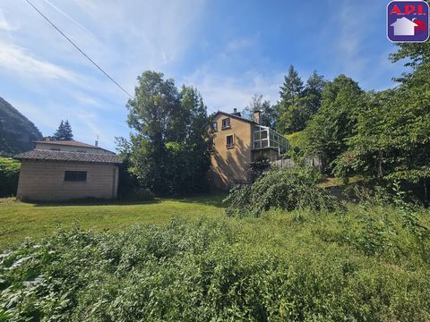 MAISON INDIVIDUELLE A LUZENAC Venez découvrir cette maison située à Luzenac à seulement 9 kms de la station de ski d'Ax-Les-Thermes et 7 kms du village de Les Cabannes. Comprenant au rez-de-chaussée un séjour/cuisine et deux chambres, au premier étag...