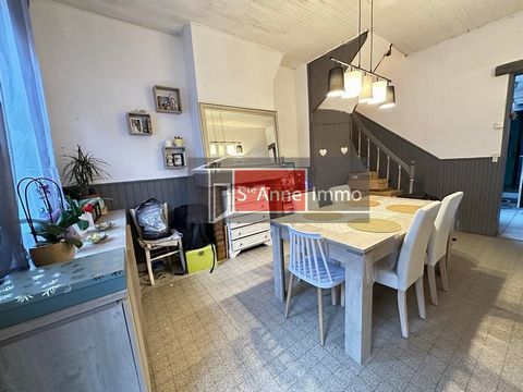 Exclusivité Agence Sainte Anne Immo AMIENS - à 10 minutes de la gare d'Amiens - proche de toutes les commodités Jessy vous propose une maison de 65 m2 environ élevée sur cave comprenant : - Au rez-de-chaussée : un salon/séjour, une cuisine équipée et...